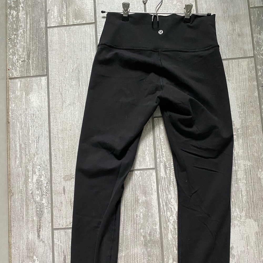 Lululemon Wunder Under leggings size 8